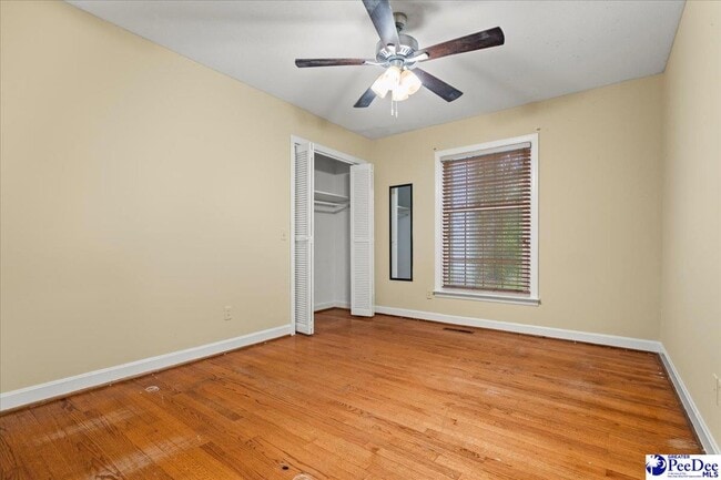 Building Photo - 3820 W Lake Dr