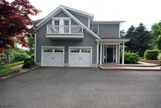 Building Photo - 35 Evergreen Ln