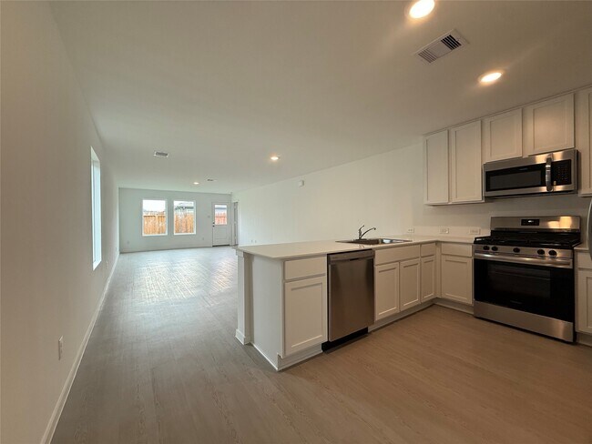 Building Photo - 12915 Shells Ln