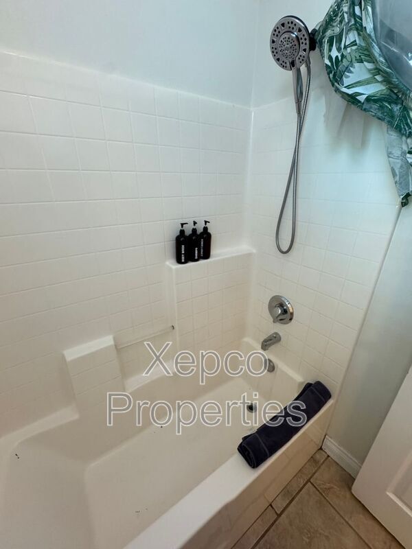 Building Photo - 80746 Diamondback Trail
