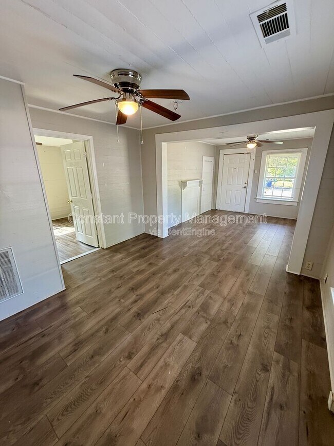 Building Photo - 116 Lexington Ave