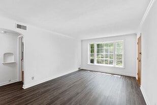 Building Photo - 8130 W North Ave