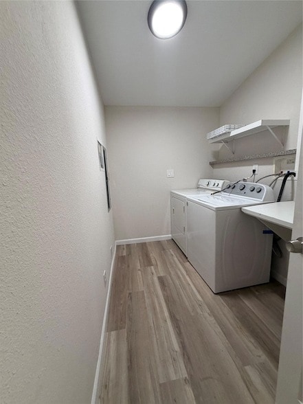 Building Photo - 236 Live Oak Dr
