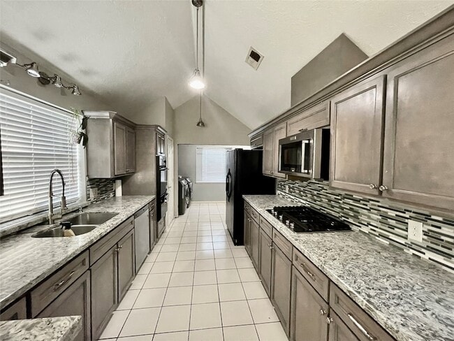 Building Photo - 8215 Sean Park Ct