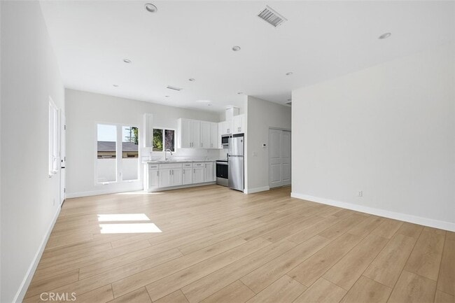 Building Photo - 1431 Montgomery Ave