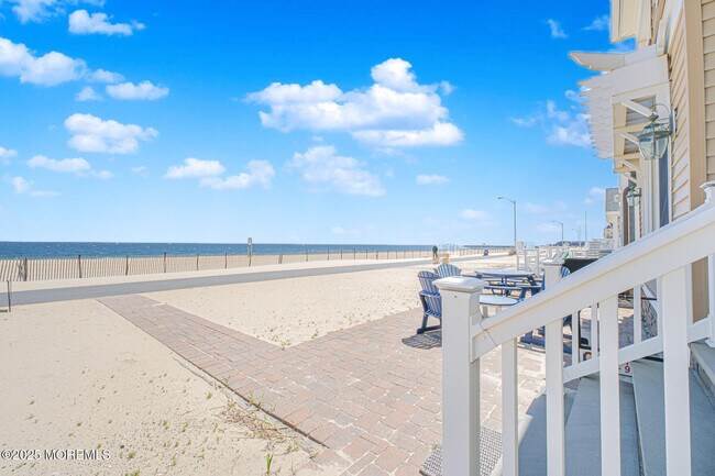 Building Photo - 257 Beach Front