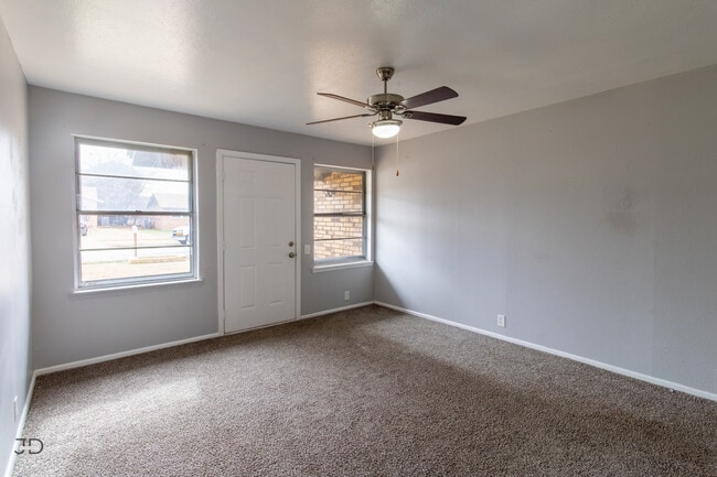 Building Photo - 1808 Las Cruces Ln