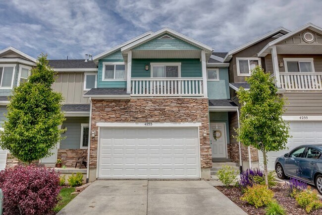 Building Photo - 4253 Cresthaven Ln