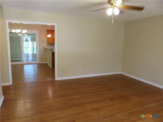 Building Photo - 969 Kunkel St