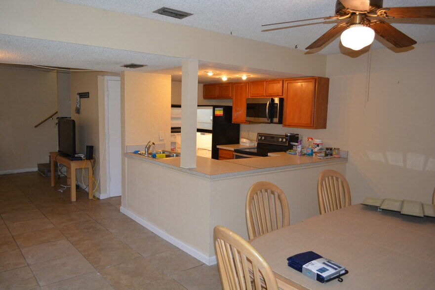 Building Photo - 973 Whitman Dr