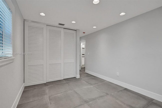 Building Photo - 902 Mandarin Isle