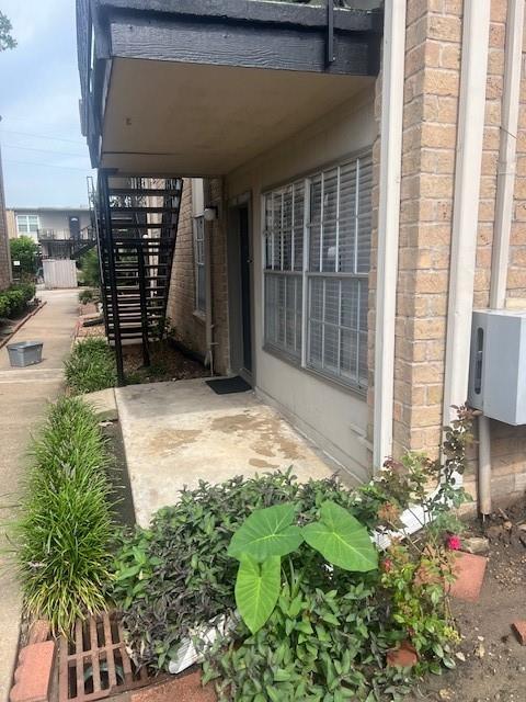Building Photo - 5550 N Braeswood Blvd