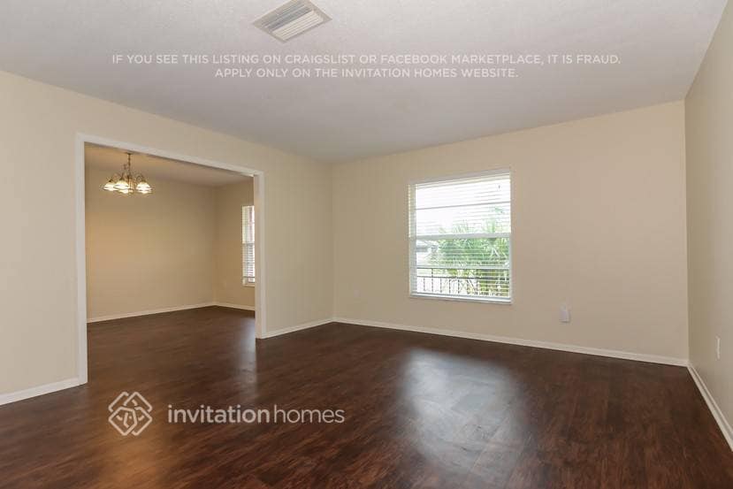 Building Photo - 3810 17th Ave Dr W