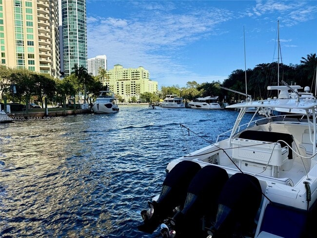 Building Photo - 511 SE 5 Ave