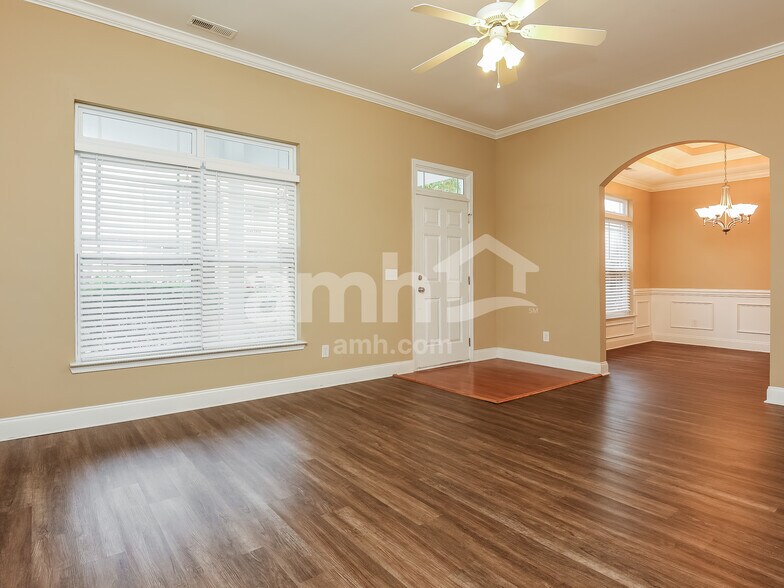 Building Photo - 65 Heritage Pky