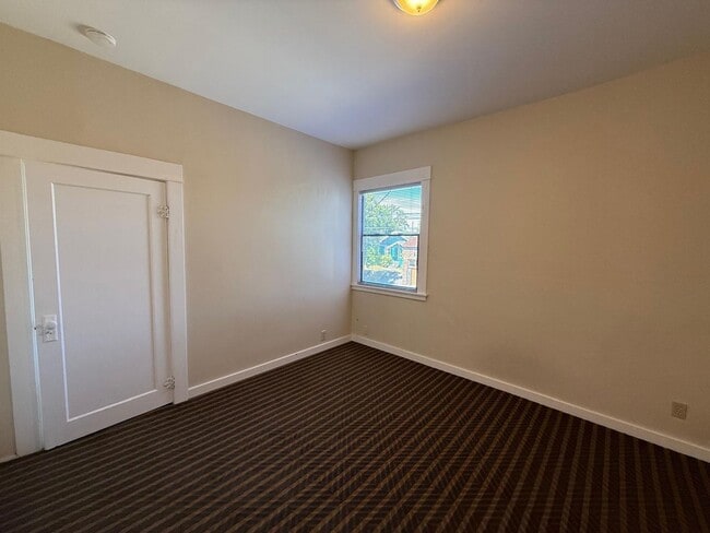 Building Photo - 1641 (TPO)