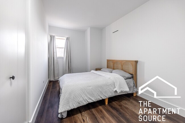 Building Photo - 1555 W Hollywood Ave