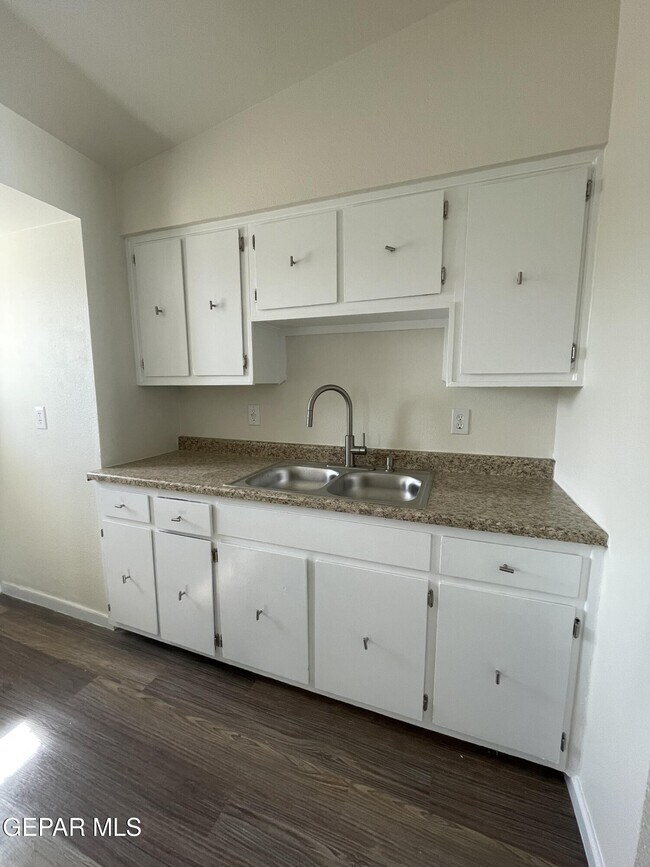 Building Photo - 312 Graphite Dr