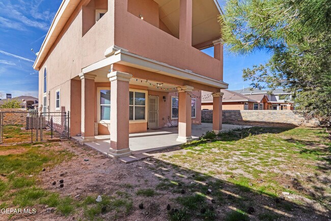 Building Photo - 3820 Tierra Campa Dr