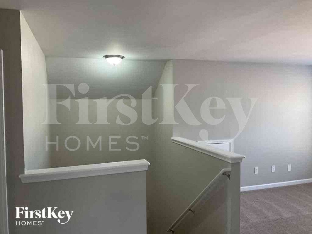 Building Photo - 670 Golden Meadow Dr