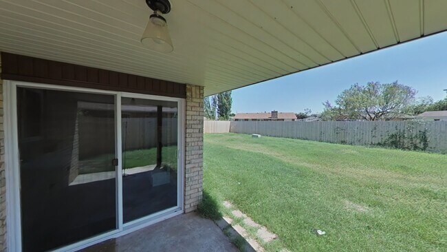 Building Photo - 5222 NW Ashby Ave