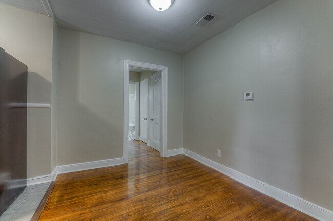 Building Photo - 1202/1204 Tutwiler Ave