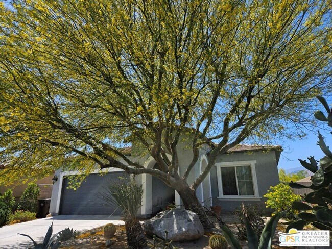 Building Photo - 755 Summit Dr