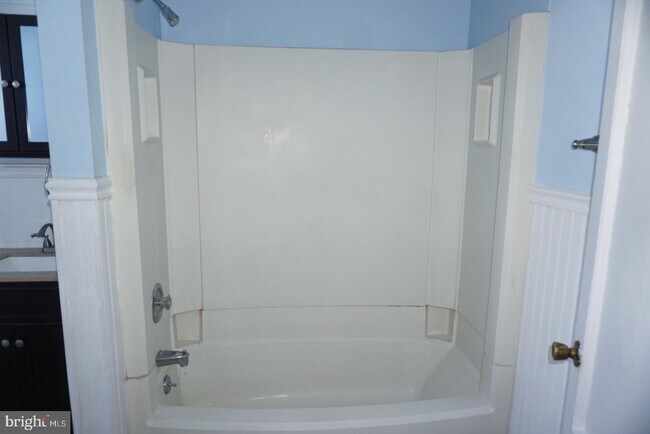 Building Photo - 117 E Lancaster Ave