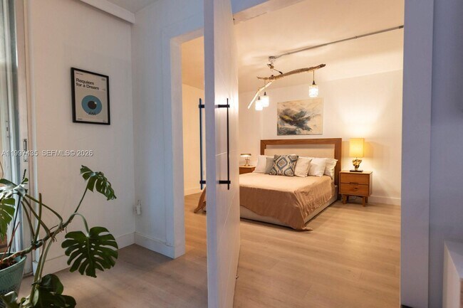 Building Photo - 6801 Indian Creek Dr