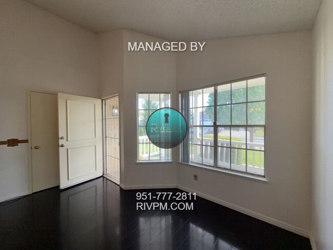 Building Photo - Spacious 2-Bedroom Home in Desirable Riverside Cul-de-Sac Near UCR!