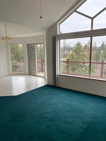 Building Photo - 18317 E Riverway Ave