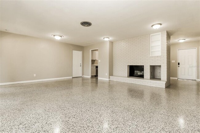 Building Photo - 4036 Overlook Dr NE