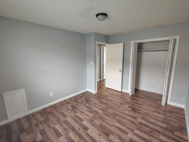 Building Photo - 57 Ferguson Dr