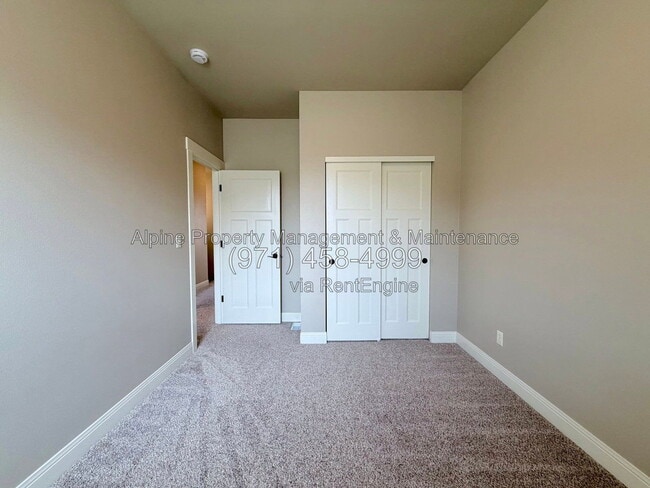 Building Photo - 14353 SW Burlwood Ln