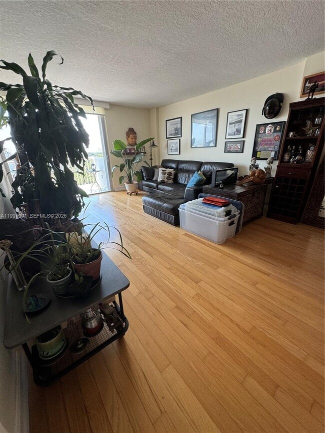 Building Photo - 150 SE 25th Rd