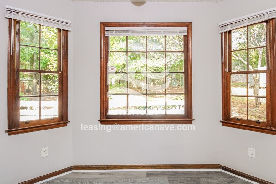 Building Photo - 217 Chadford Rd