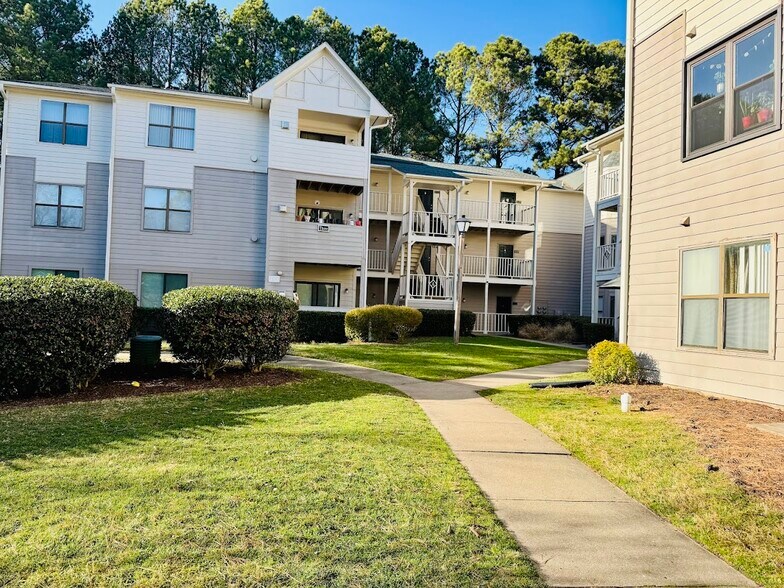 Exterior - 600 Audubon Lake Dr