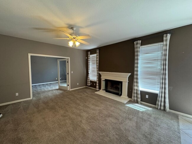 Building Photo - Spacious Two Story Home For Rent with all ...