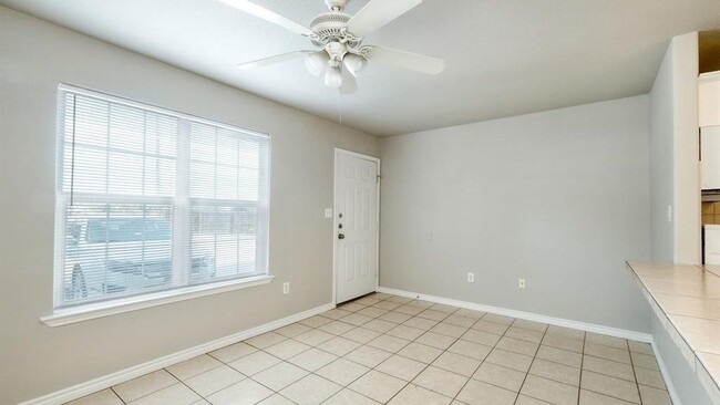 Building Photo - 107 Castleberry Ct