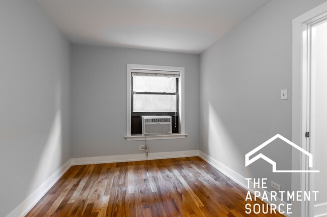 Building Photo - 550 W Arlington Pl