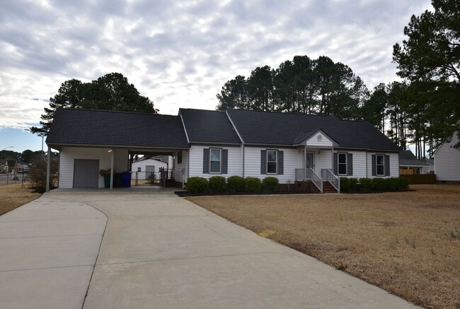 Building Photo - 505 E Birchwood Dr