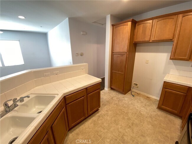 Building Photo - 15651 Vista Way