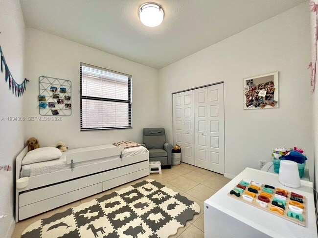 Building Photo - 649 NE 191st St