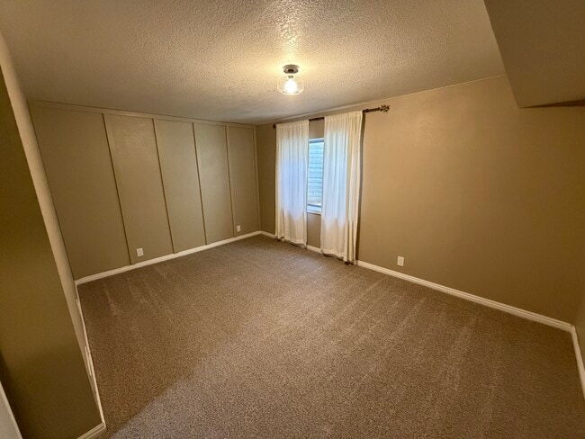 Building Photo - 775 E Autumn Field Dr