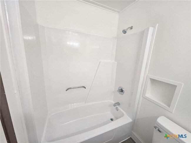 Building Photo - 1510 Karen Dr