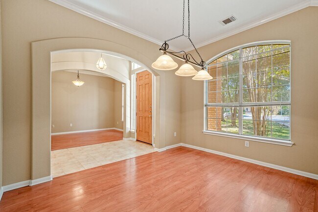 Building Photo - 8615 Traciney Blvd