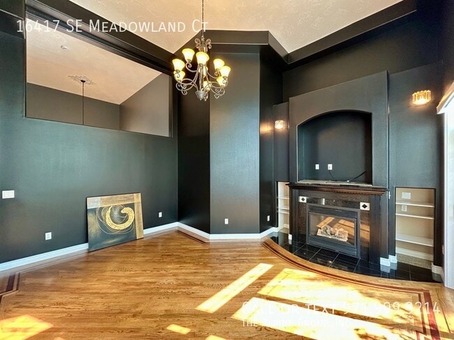 Building Photo - 16417 SE Meadowland Ct