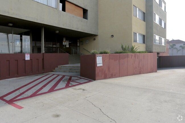 Building Photo - Pavillion Court Apartments