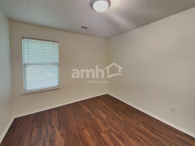 Building Photo - 4026 Holly Leaf Ct