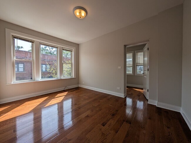 Building Photo - 3048 N Milwaukee Ave